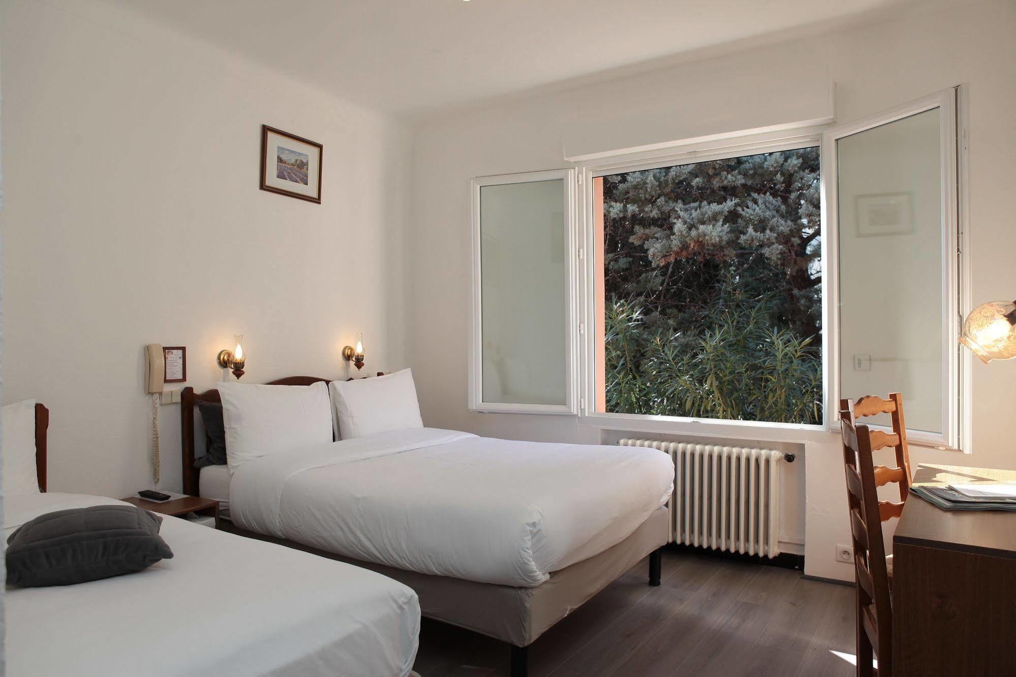 Auberge Les Gorges Du Loup Tourrettes-sur-Loup Esterno foto
